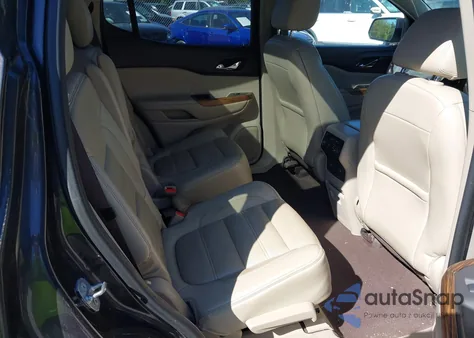 2017 GMC Acadia Denali z USA, uszkodzony, nr VIN 1GKKNXLS4HZ132271